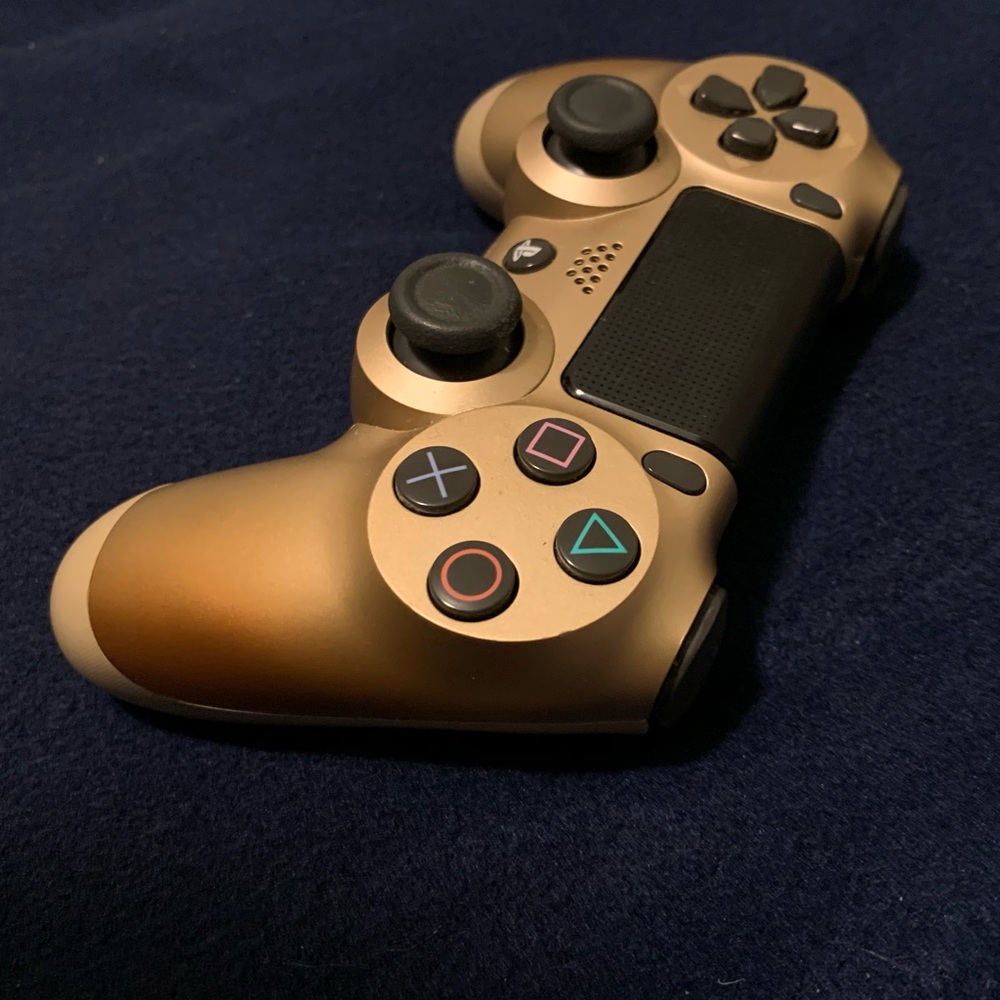 PS4 Controller - Picture 3 of 6